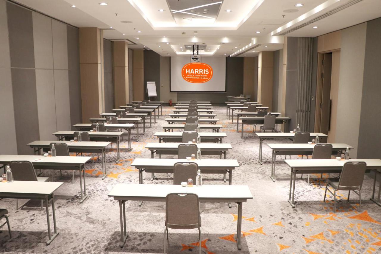 Harris Hotel & Conventions Bundaran Satelit Surabaya Buitenkant foto