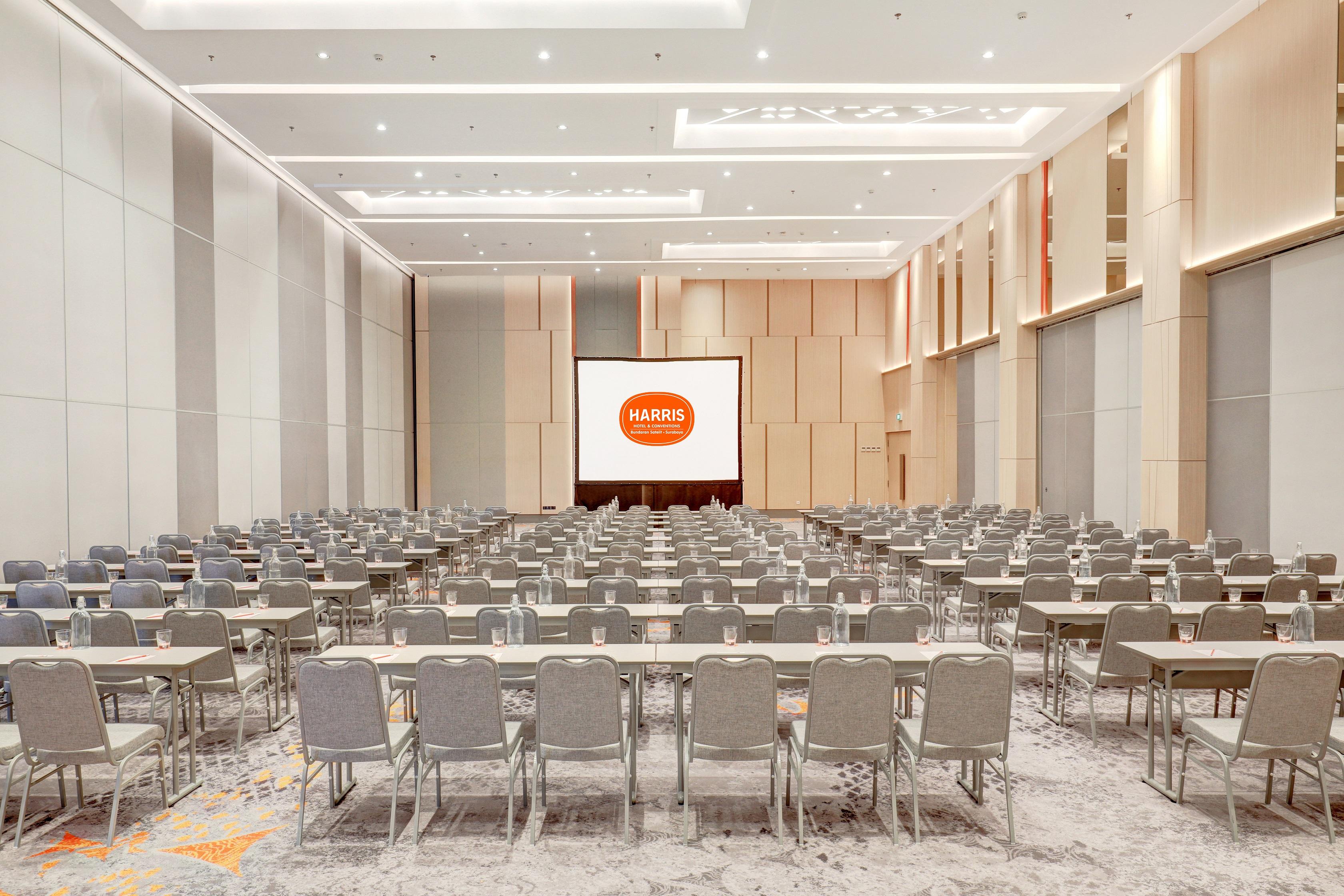 Harris Hotel & Conventions Bundaran Satelit Surabaya Buitenkant foto